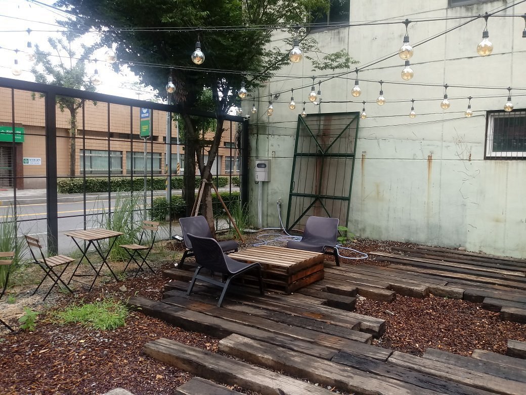 Menikmati Senja di Brew Works: Cafe Favorit di Suncheon dengan Vibe Santai